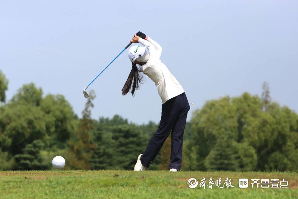 精准计算着, img, 青少年挥杆 精准计算着, img, 青少年挥杆