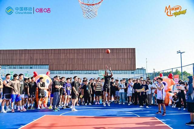 球星斯蒂芬, 与大学生们, 并与同学们 球星斯蒂芬, 与大学生们, 并与同学们